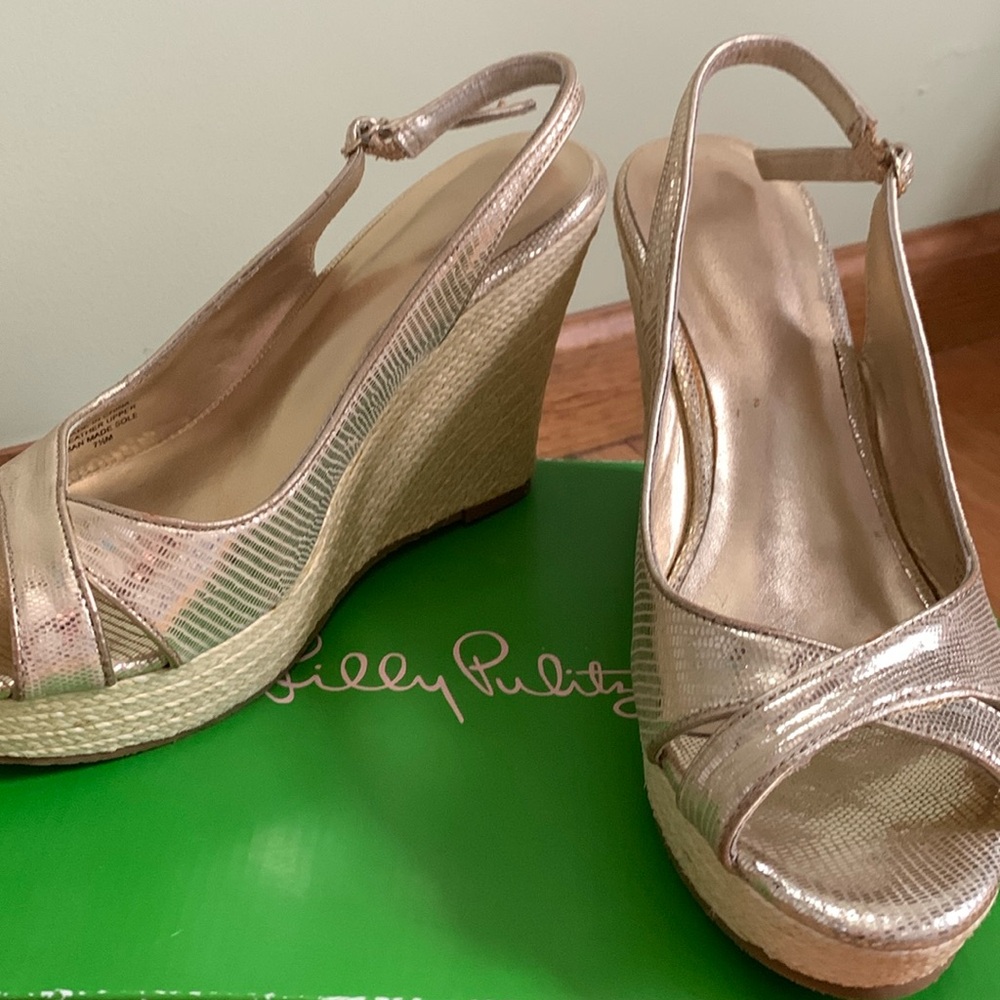 Lilly Pulitzer gold wedges like new!